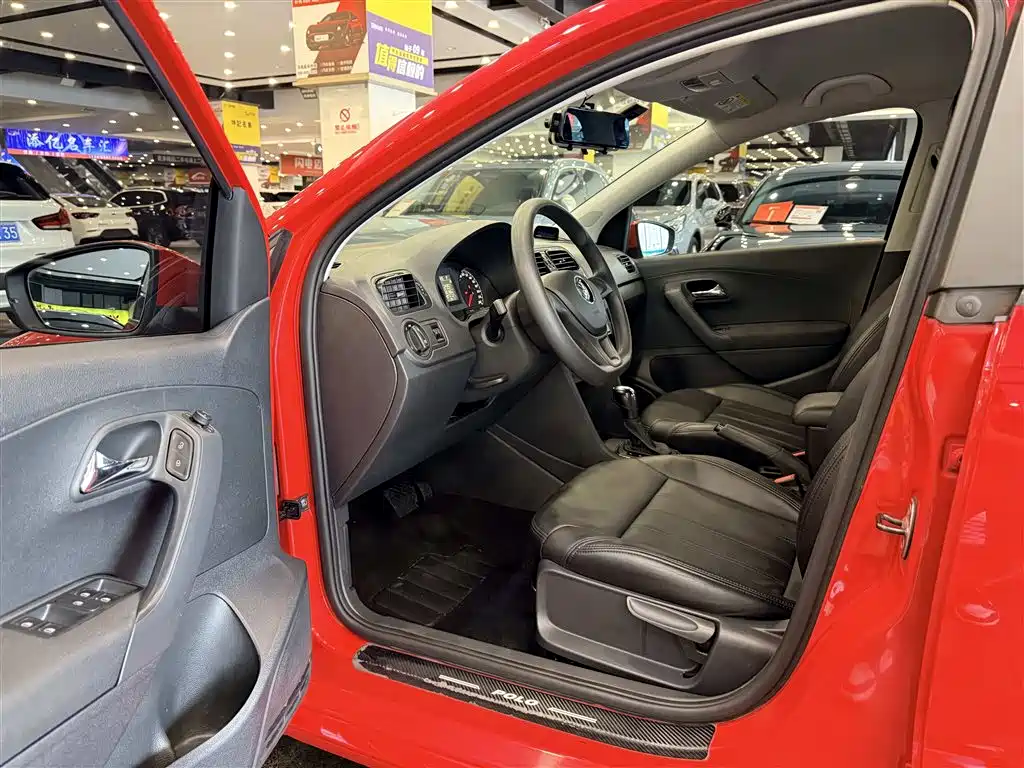 Фото 4 - Volkswagen Polo