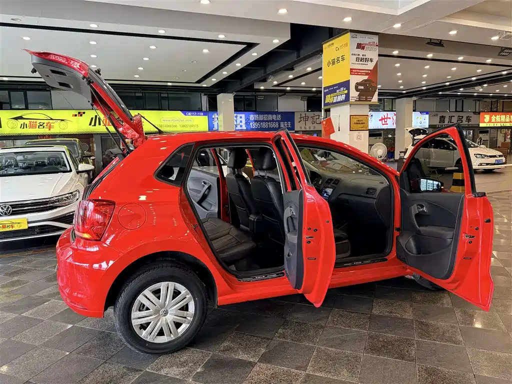Фото 32 - Volkswagen Polo