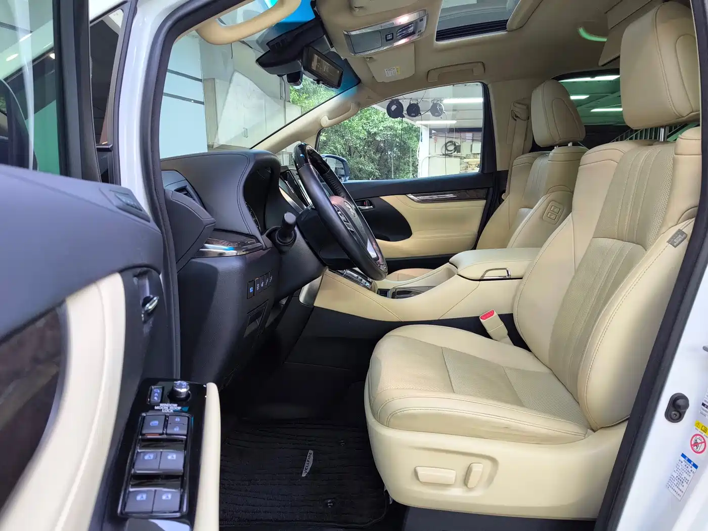 Toyota Vellfire 2019 Hybrid 2.5L HV Premium Edition фото 11