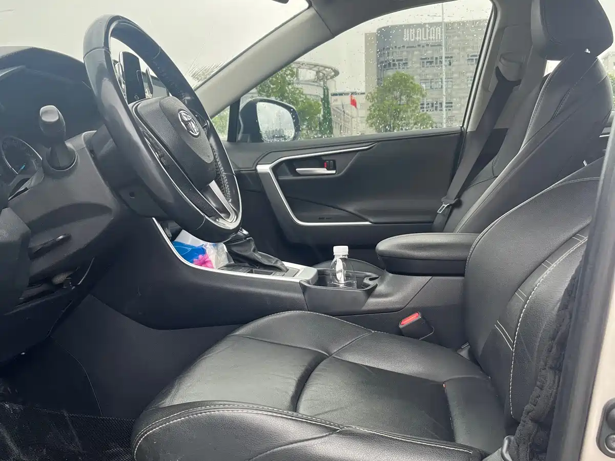 Фото 4 - Toyota Wildlander