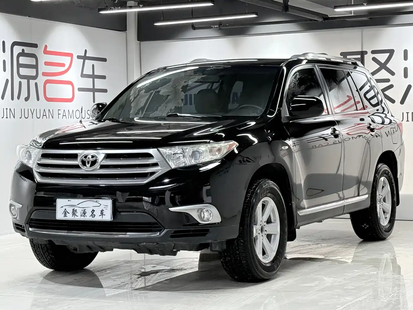 Фото 1 - Toyota Highlander