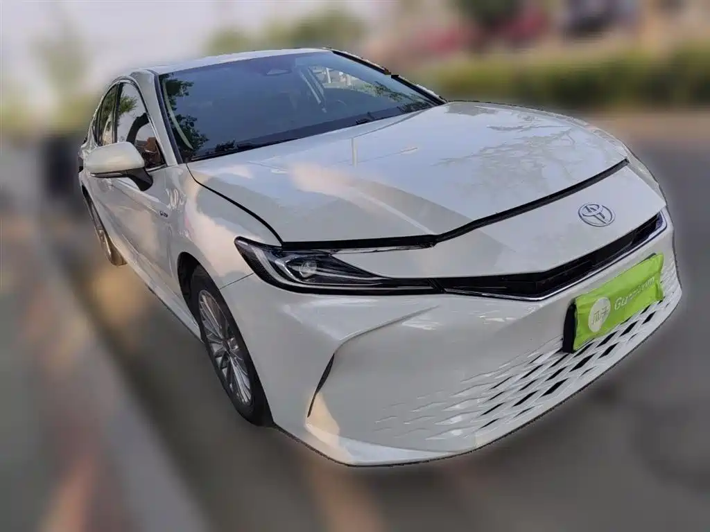 Toyota Camry 2024 Hybrid 2.0HE Elite Edition фото 26