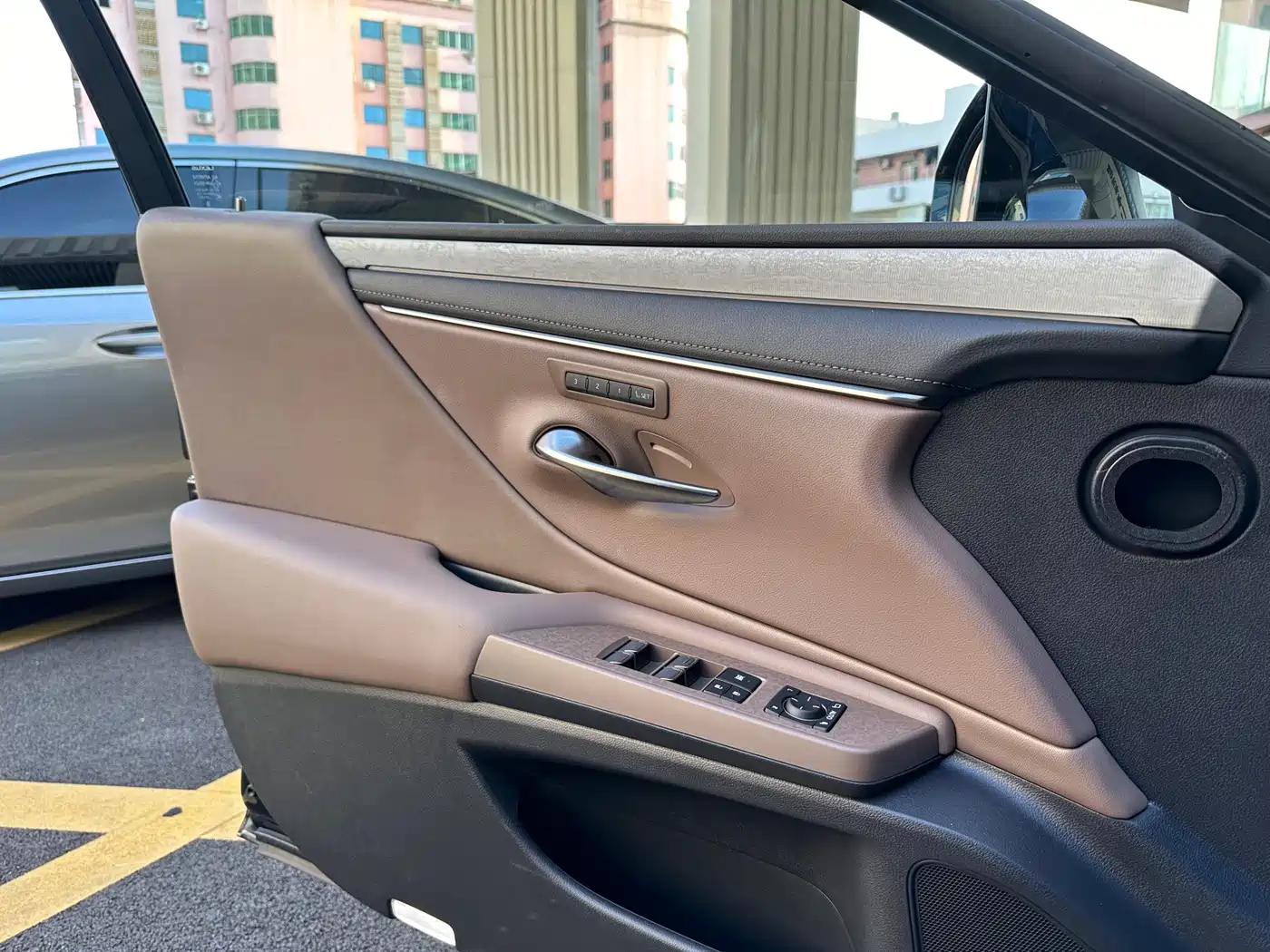 Lexus ES 2026 2025 200 Ultimate Edition