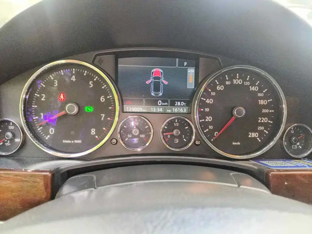 Фото 4 - Volkswagen Touareg