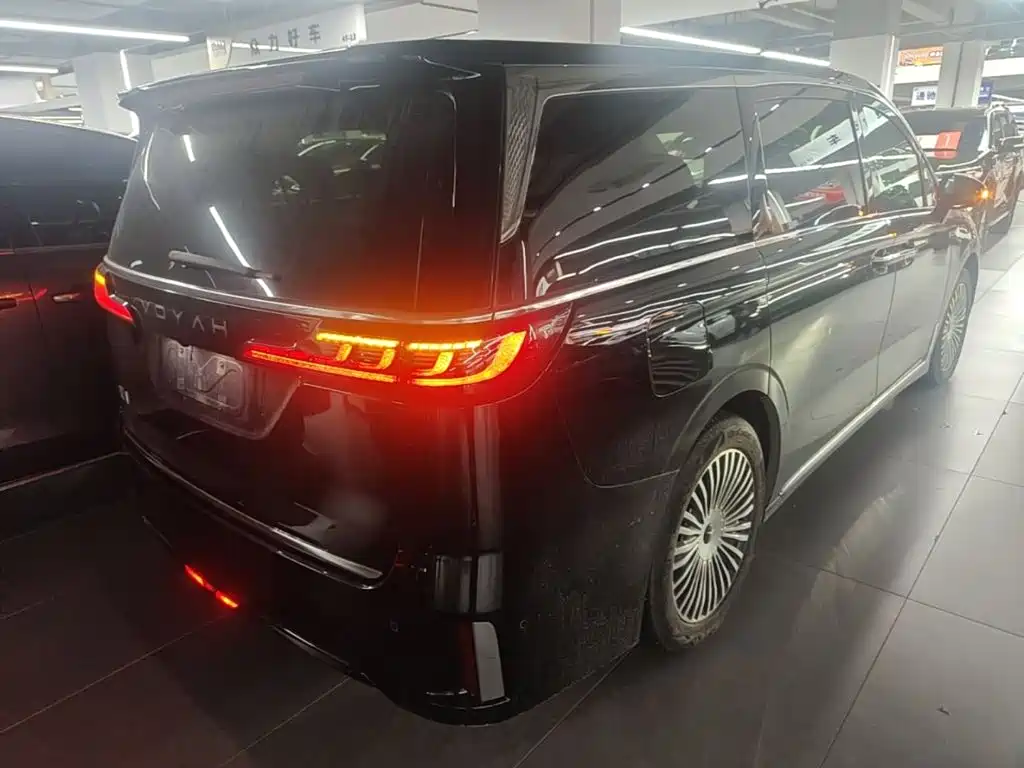 Voyah Dreamer 2026 2025 PHEV AWD Excellent Kunpeng Edition
