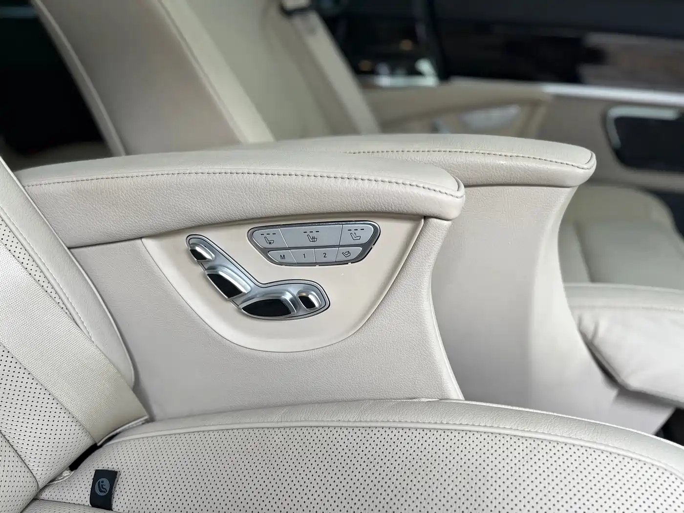 Mercedes-Benz V-Class 2018 V 260 L Premium Long Wheelbase Edition China VI фото 26