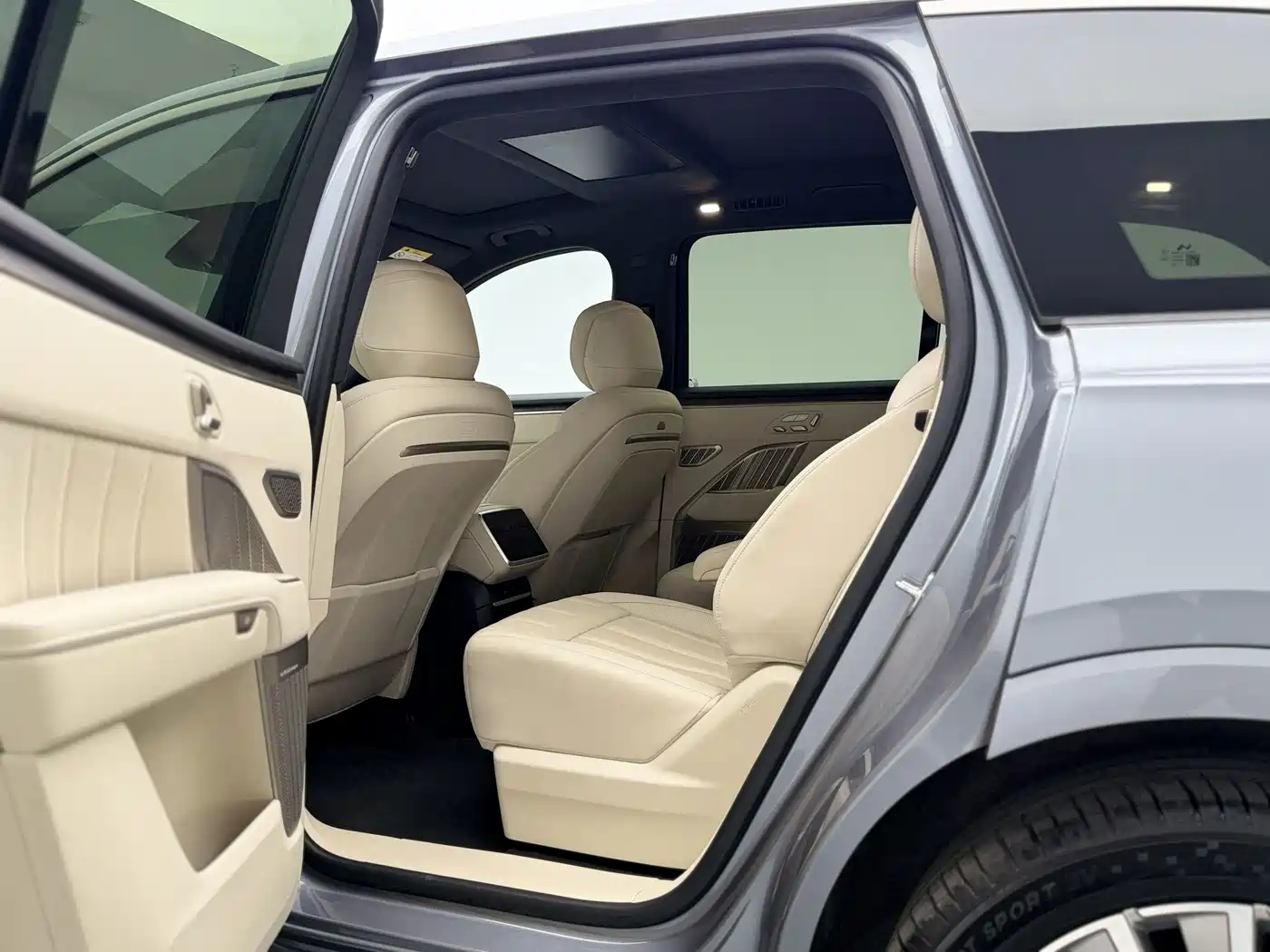 Ledao L90 2025 2025 AWD Base Model