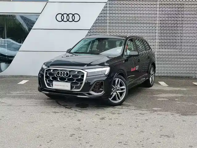 Audi Q7 2025 55 TFSI quattro S line Sport