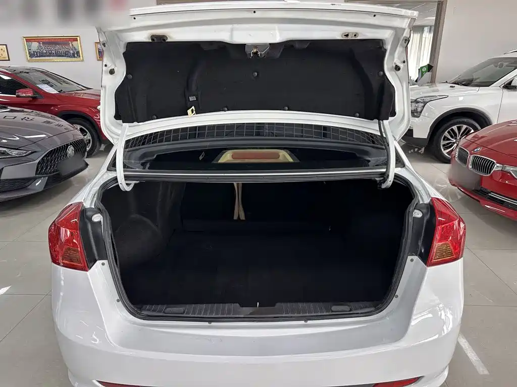 Фото 10 - Buick Excelle