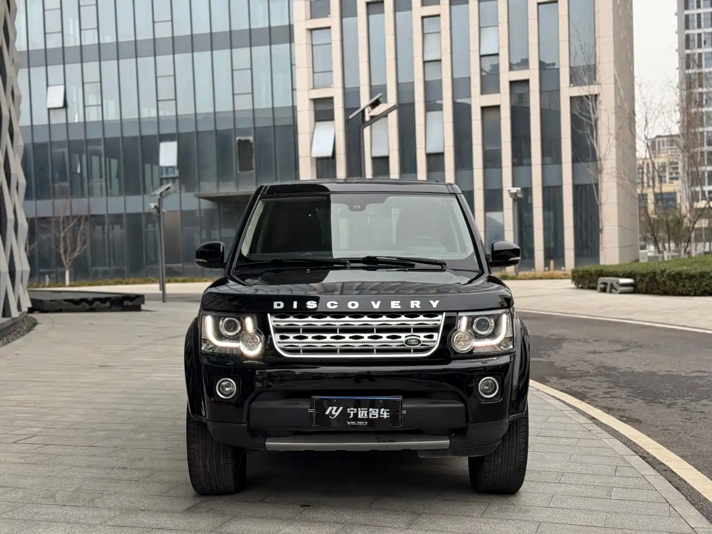 Land Rover Discovery 2015 3.0 SDV6 HSE Diesel фото 2