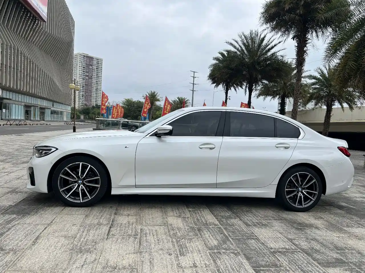 BMW 3 Series 2021 Second Facelift 325Li M Sport Package фото 3