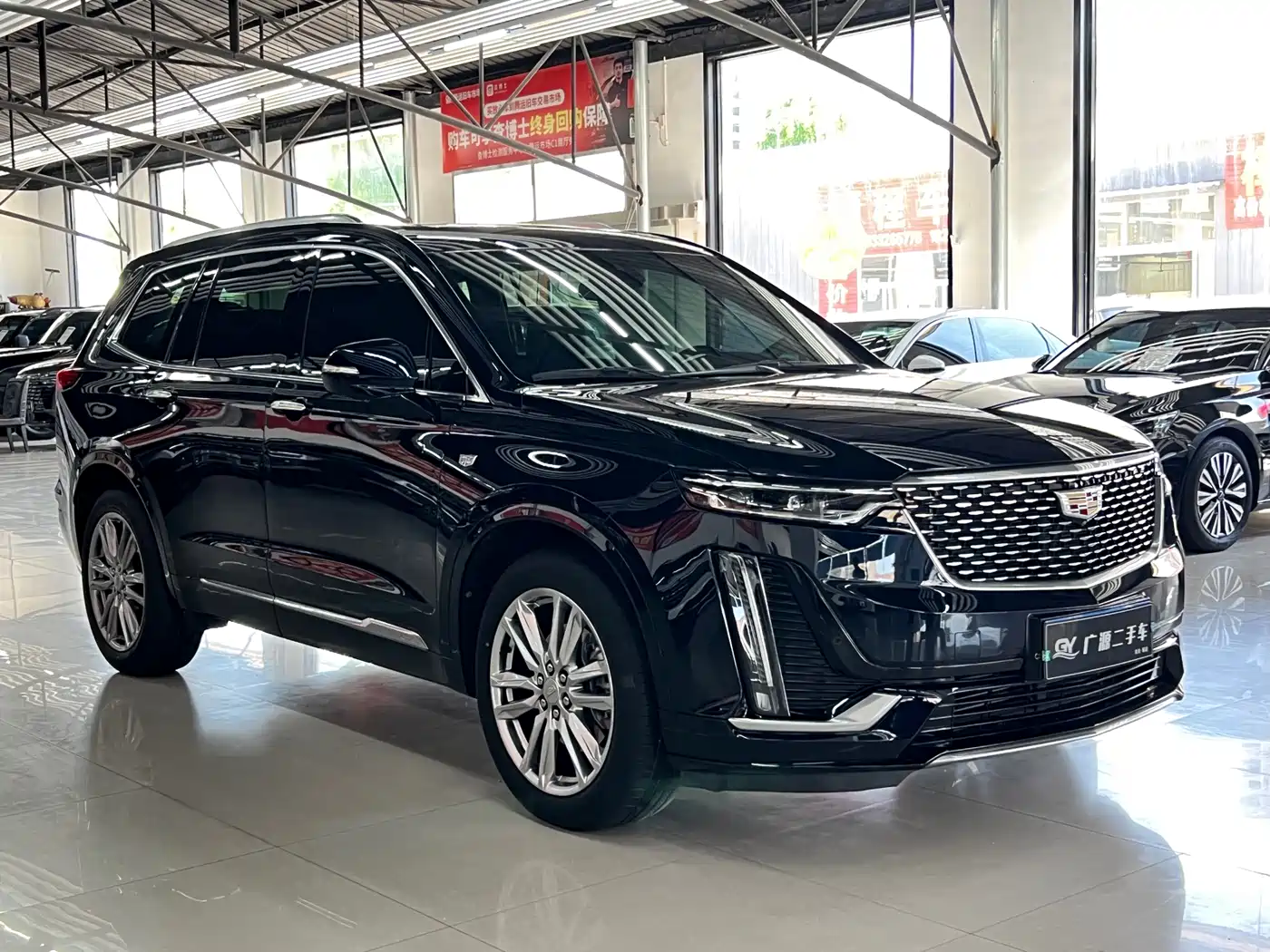 CADILLAC XT6