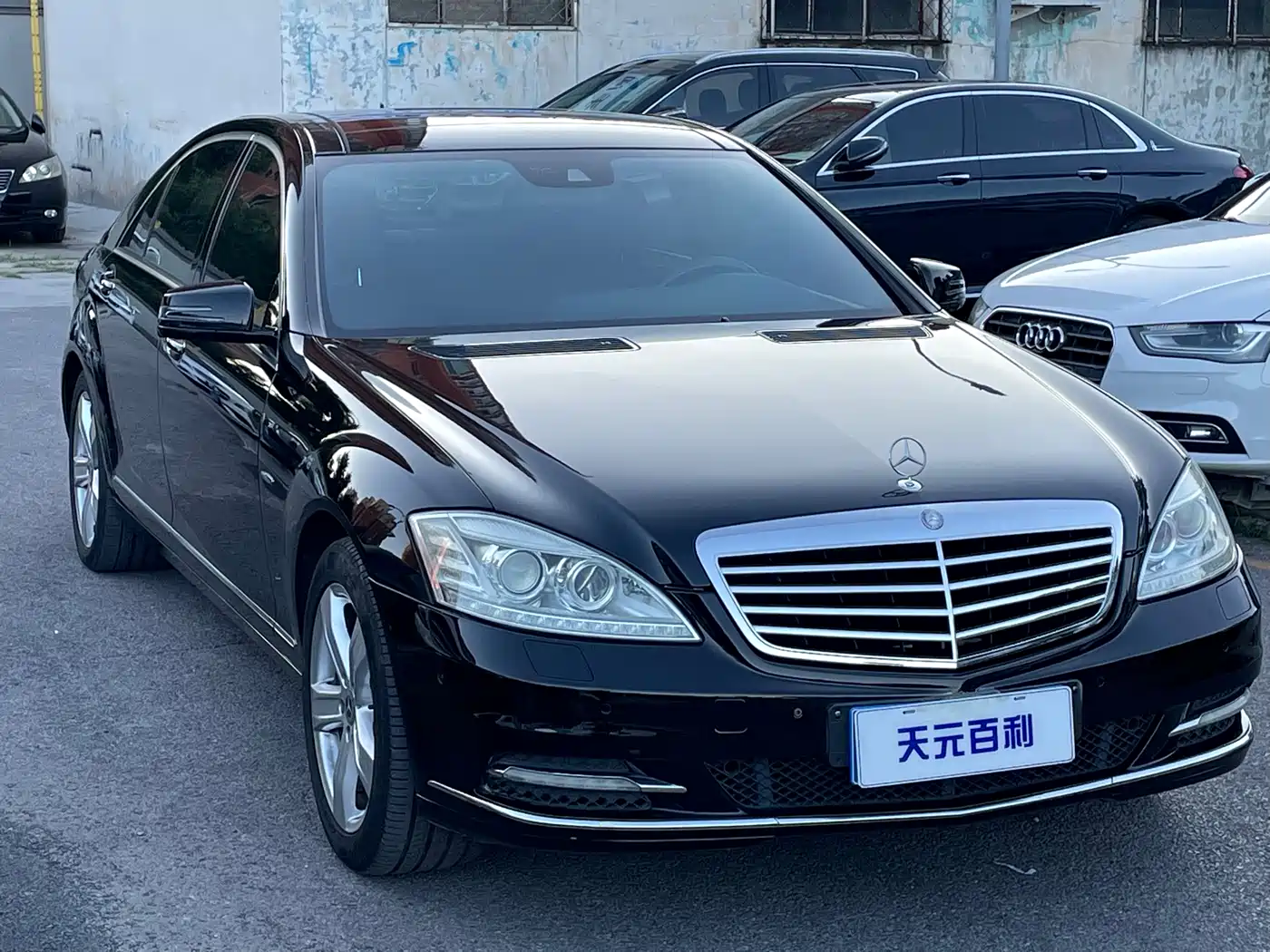 Mercedes-Benz S-Class 2012 S 300 L Luxury Grand Edition фото 2
