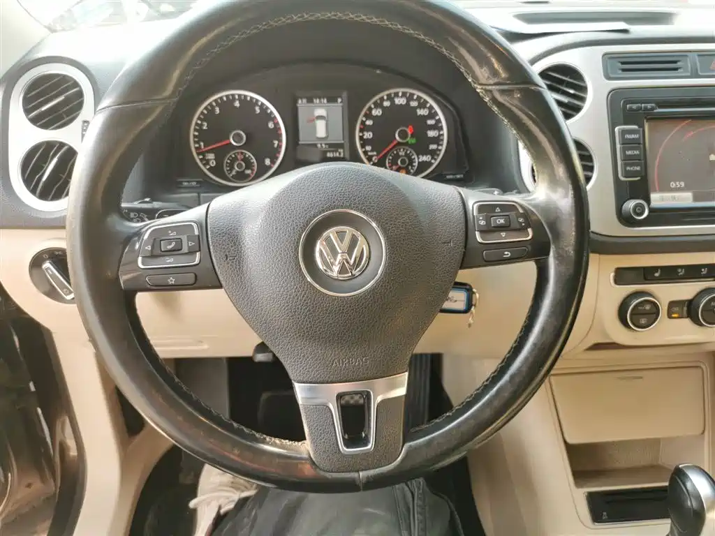 Volkswagen Tiguan 2013 1.8TSI Automatic 2WD Luxury Model фото 11