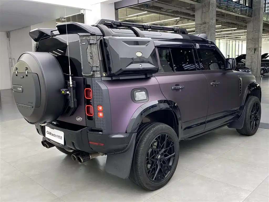Land Rover Defender 2022 110 P400 Dark Special Edition фото 4