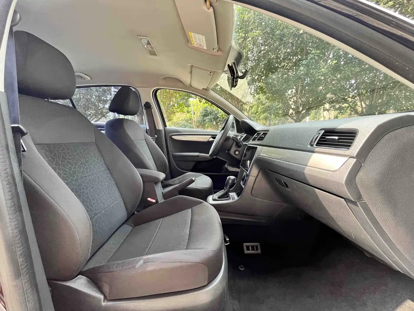 Volkswagen Lavida 2013 Facelift Classic 1.6L Automatic Trend фото 8