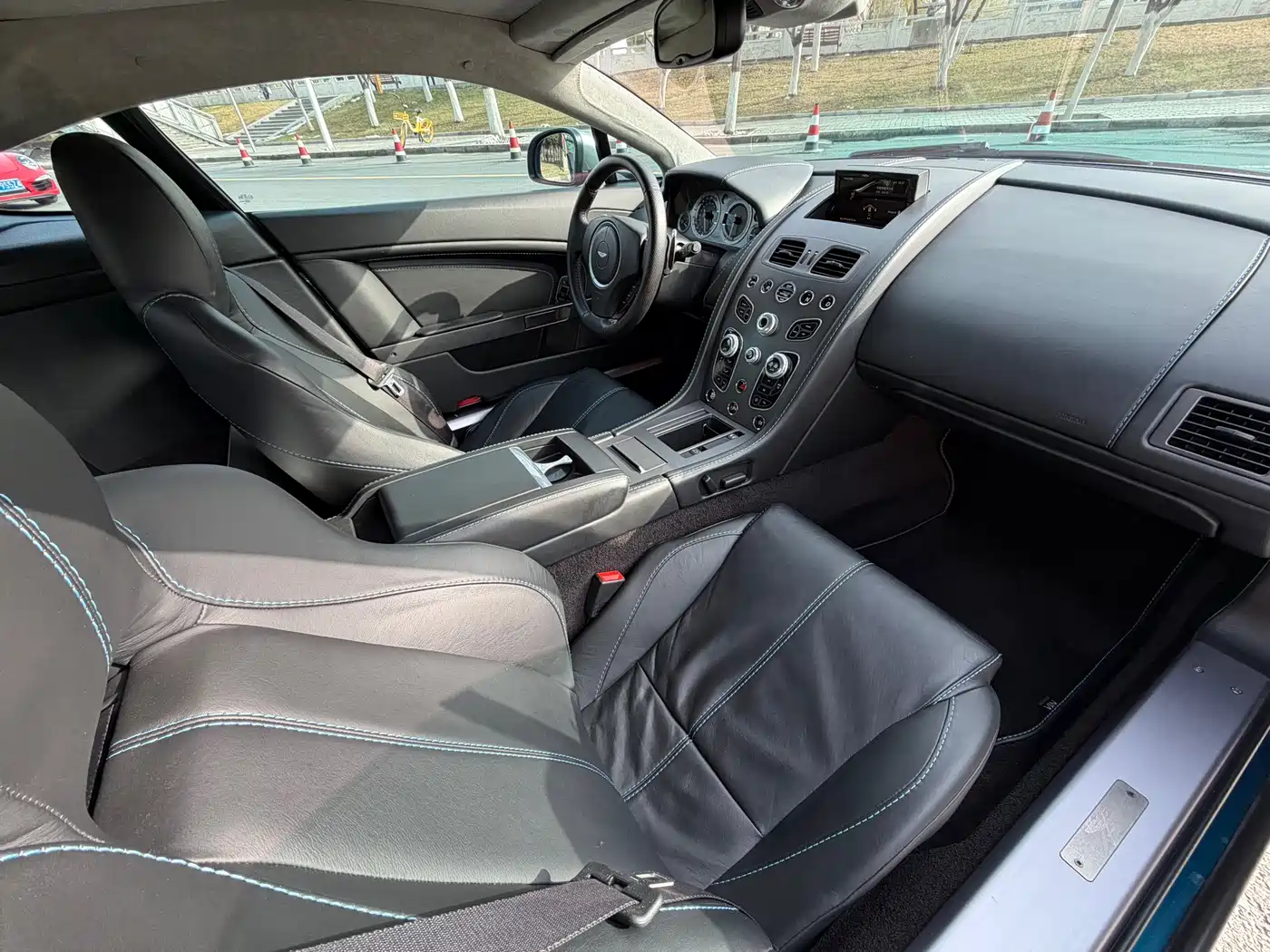 Aston Martin V8 Vantage 2016 2016 4.7L Coupe