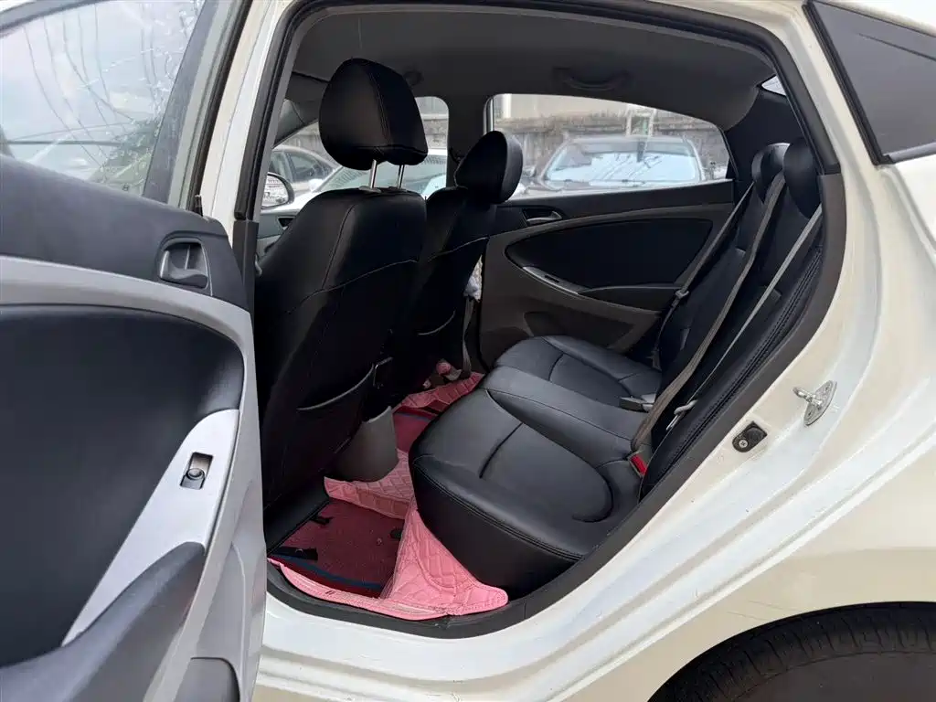 Hyundai Verna 2014 1.4L Automatic Smart GLS фото 6