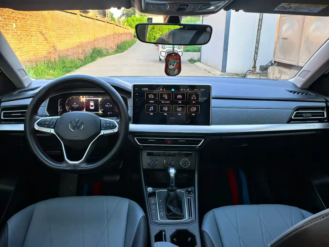 Volkswagen Lavida 2023 1.5L Auto Five Million Edition фото 7