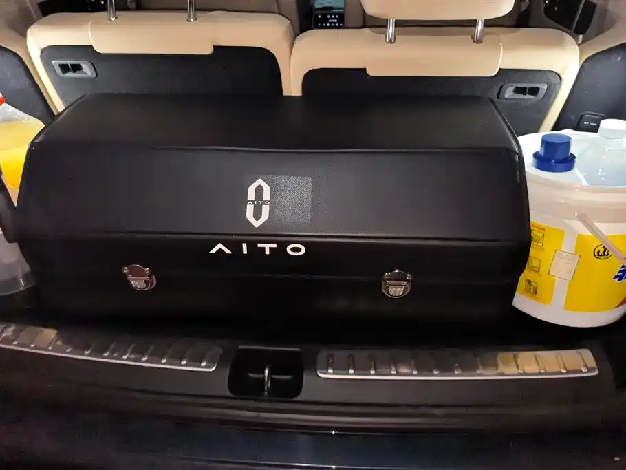 AITO Wenjie AITO M9 2024 Range Extender Max Edition 42kWh 6-seater фото 4