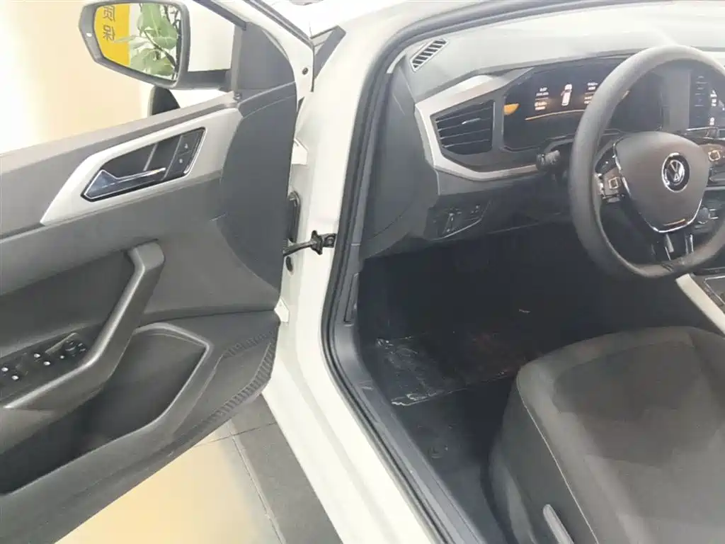 Volkswagen Polo 2023 Facelift Plus 1.5L Auto Joyful Living Edition фото 16