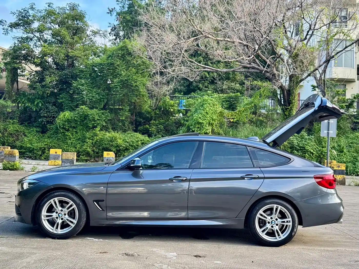 BMW 3 Series GT 2020 320i M Sport Package фото 17