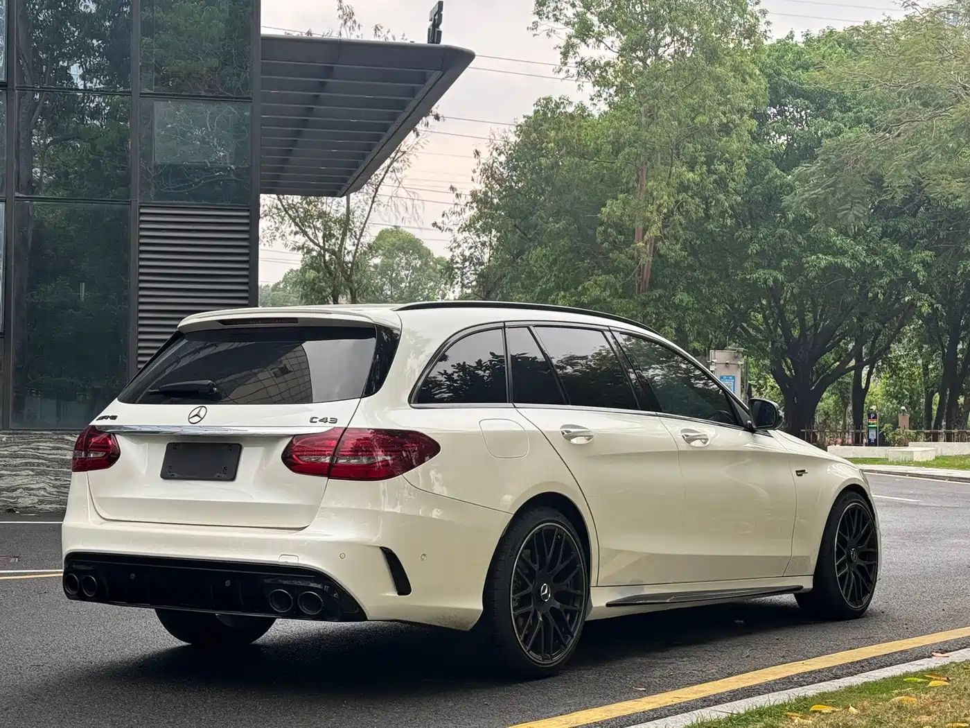 Mercedes-Benz C-Class AMG 2019 AMG C 43 4MATIC Estate Special Edition фото 7