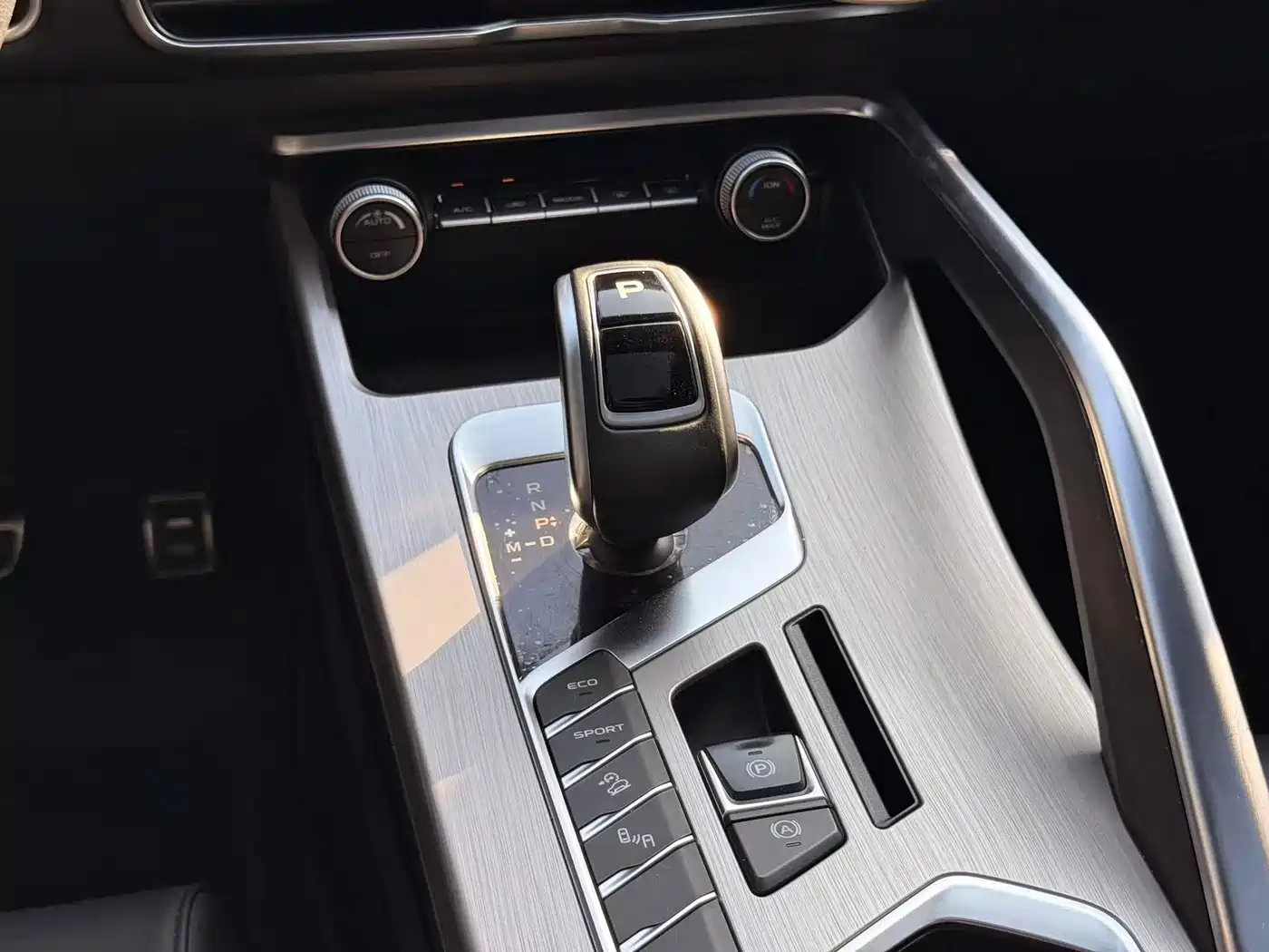 Geely Coolray 2020 2019 260T DCT Knight China VI