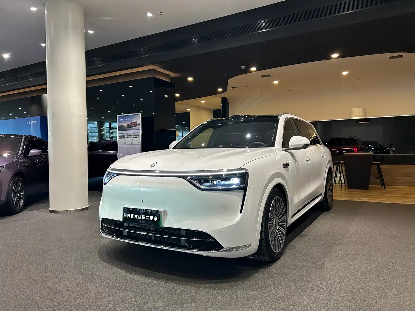 AITO Wenjie AITO M8 2025 Extended Range Ultra 53.4kWh 6-Seater