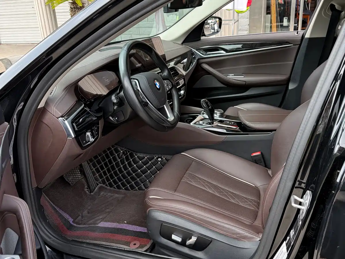 BMW 5 Series 2022 525Li M Sport Package фото 9