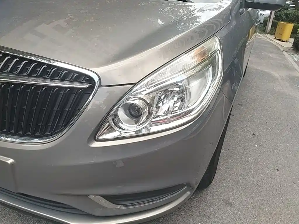 Фото 24 - Buick GL8