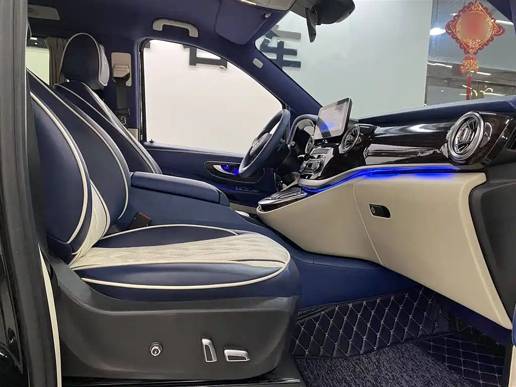 Mercedes-Benz Vito 2021 2.0T Business Edition 7-seater фото 4