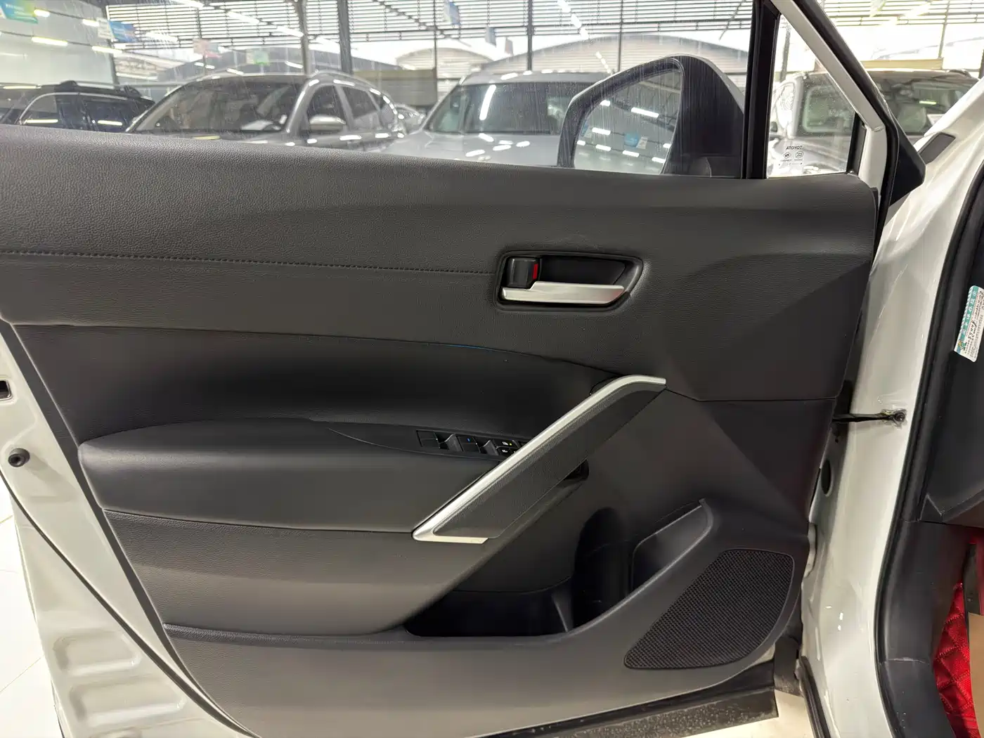 Toyota Frontlander 2023 2.0L CVT Luxury Edition фото 5