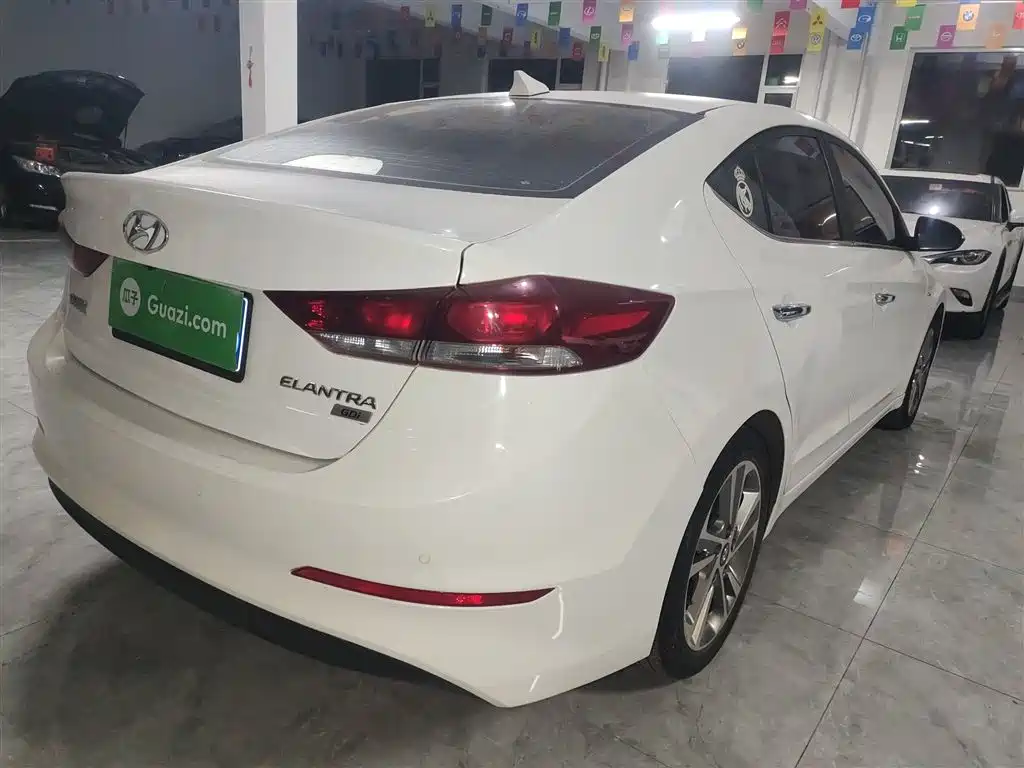 Hyundai Elantra 2016 Model 1.6L Automatic Smart Elite фото 7