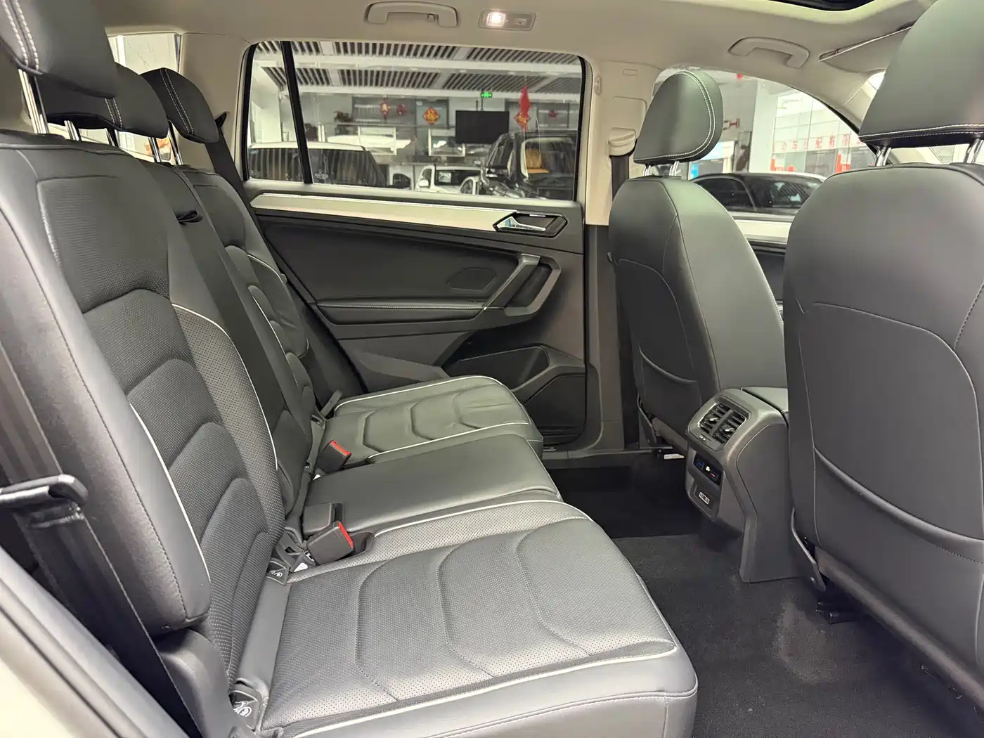 Volkswagen Tiguan L 2018 330TSI Automatic 2WD Flagship Edition фото 19