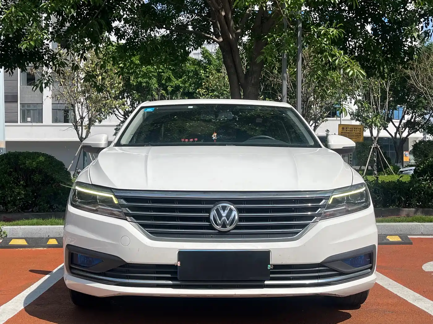 Volkswagen Lavida 2019 1.5L Automatic Comfort Edition China VI фото 2