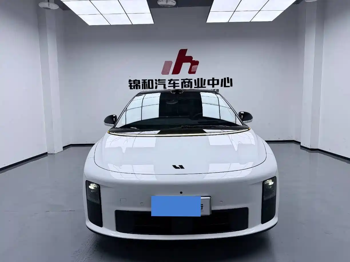 Li Auto i6 2026 2025 2WD Base Model