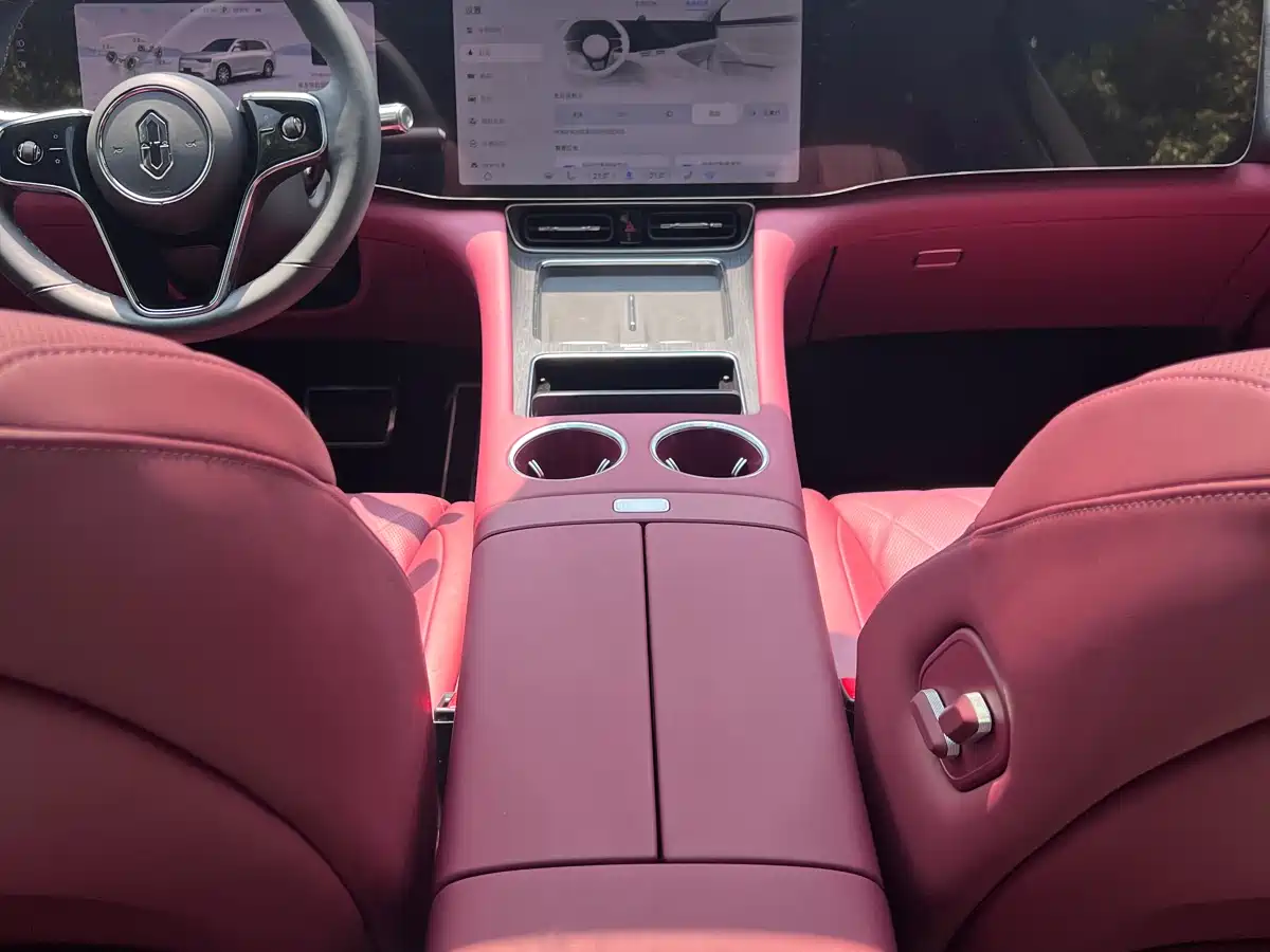 AITO Wenjie AITO M8 2025 Range Extender Max+ Edition 53.4kWh 5-seater фото 17