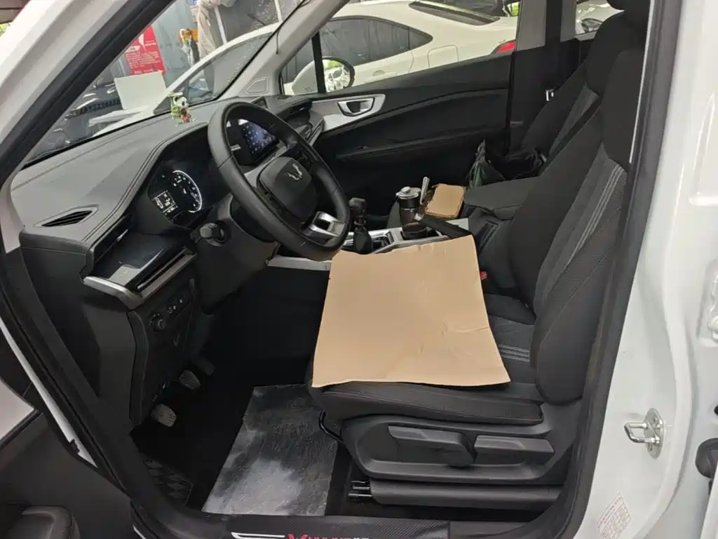 Wuling Motors Wuling Jiachen 2023 2022 1.5L Manual Joy Elite