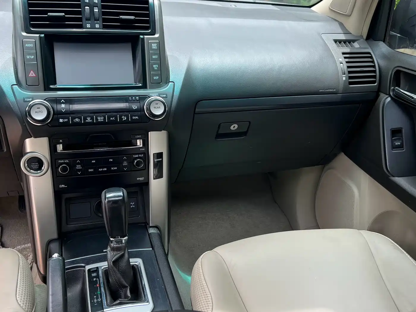 Toyota Prado 2010 4.0L Automatic TX-L фото 8