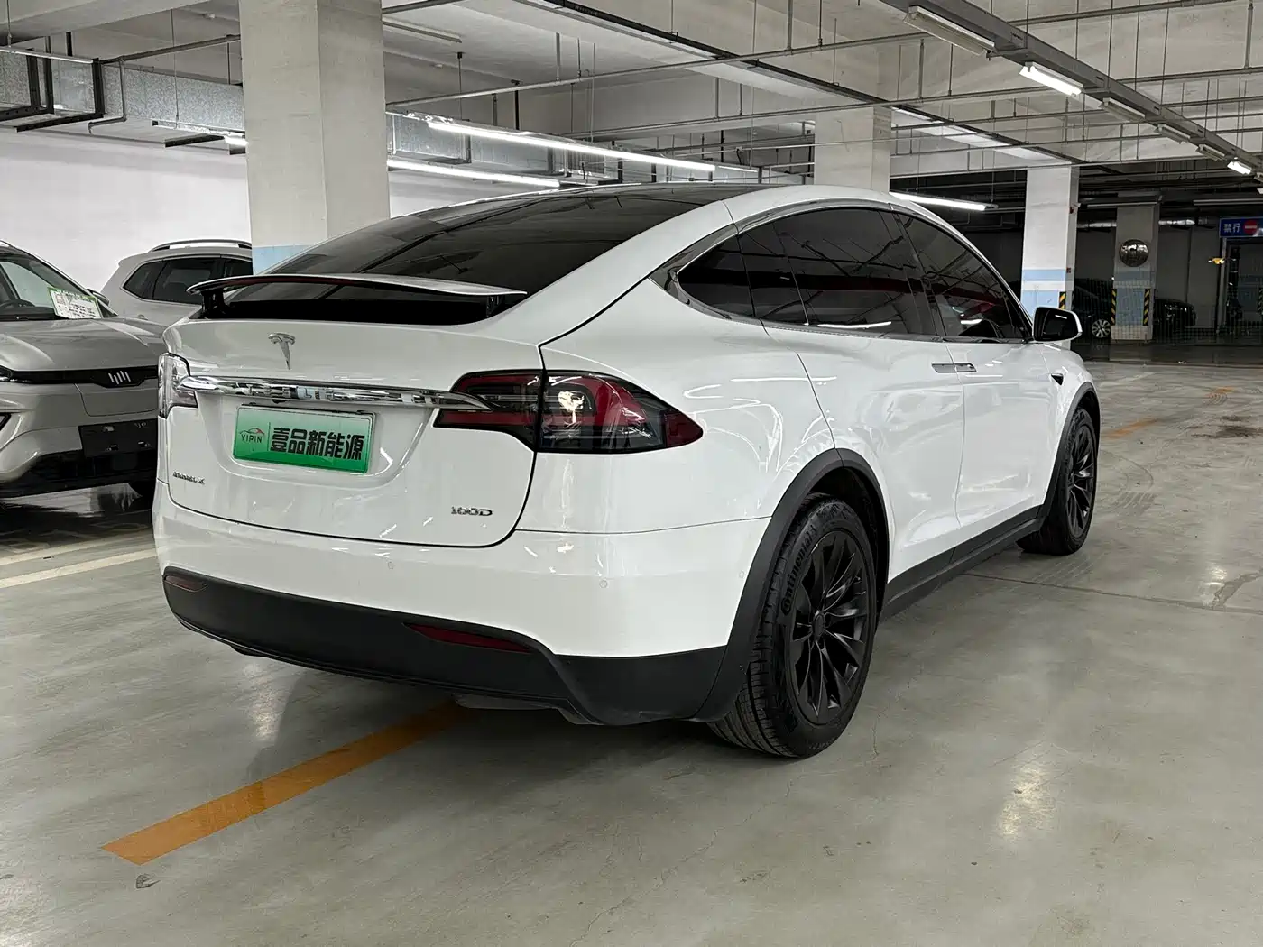 TESLA MODEL X