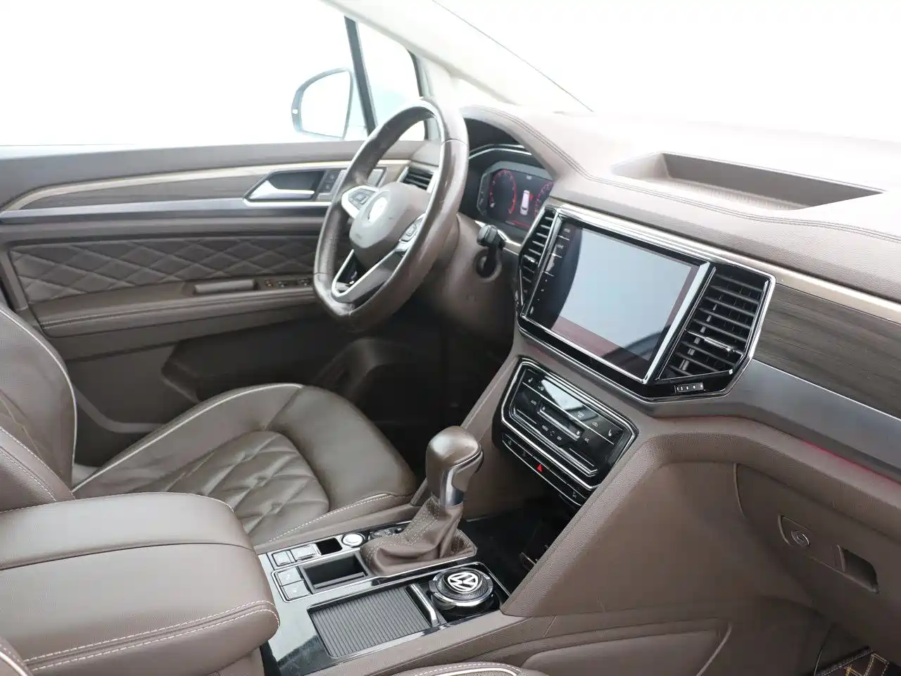 Volkswagen Viloran 2020 380TSI Premium фото 16