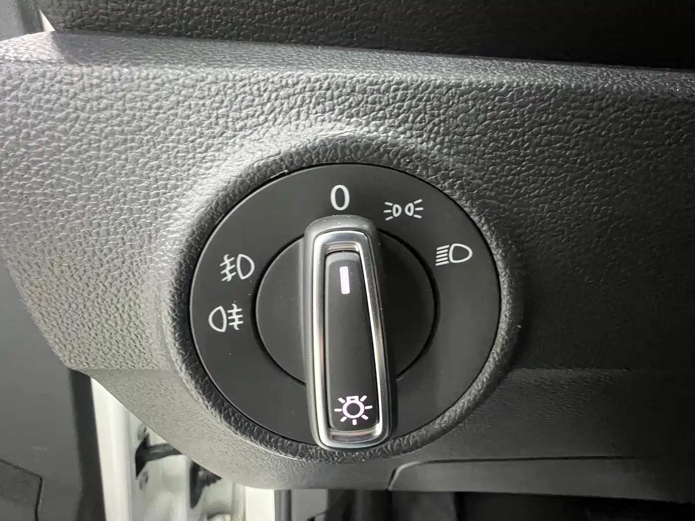 VOLKSWAGEN T ROC EXPLORING SONGS