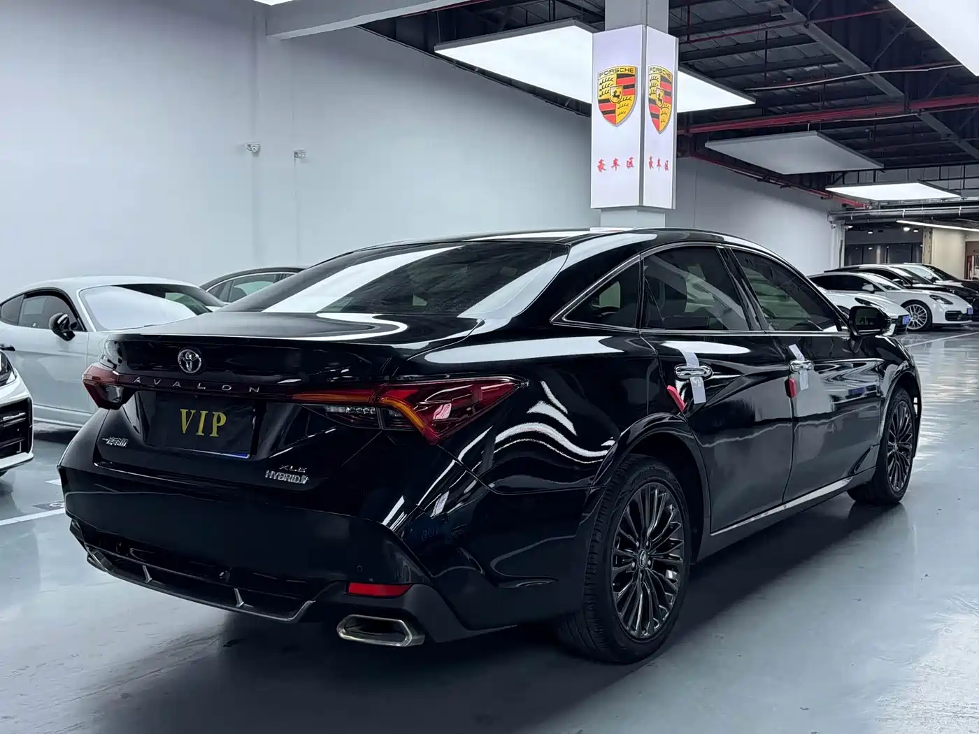 Toyota Avalon 2022 2.0L XLE Premium фото 14