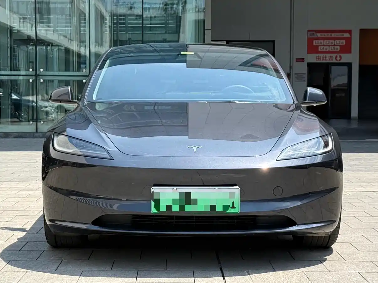Tesla Model 3 2025 Model Rear-Wheel Drive Edition фото 2
