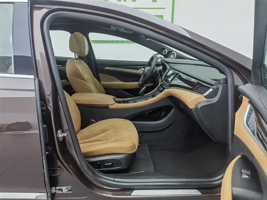 Фото 23 - Buick LaCrosse