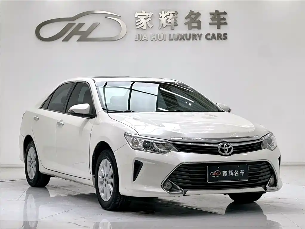 Toyota Camry 2015 2.0G Leading Edition фото 3