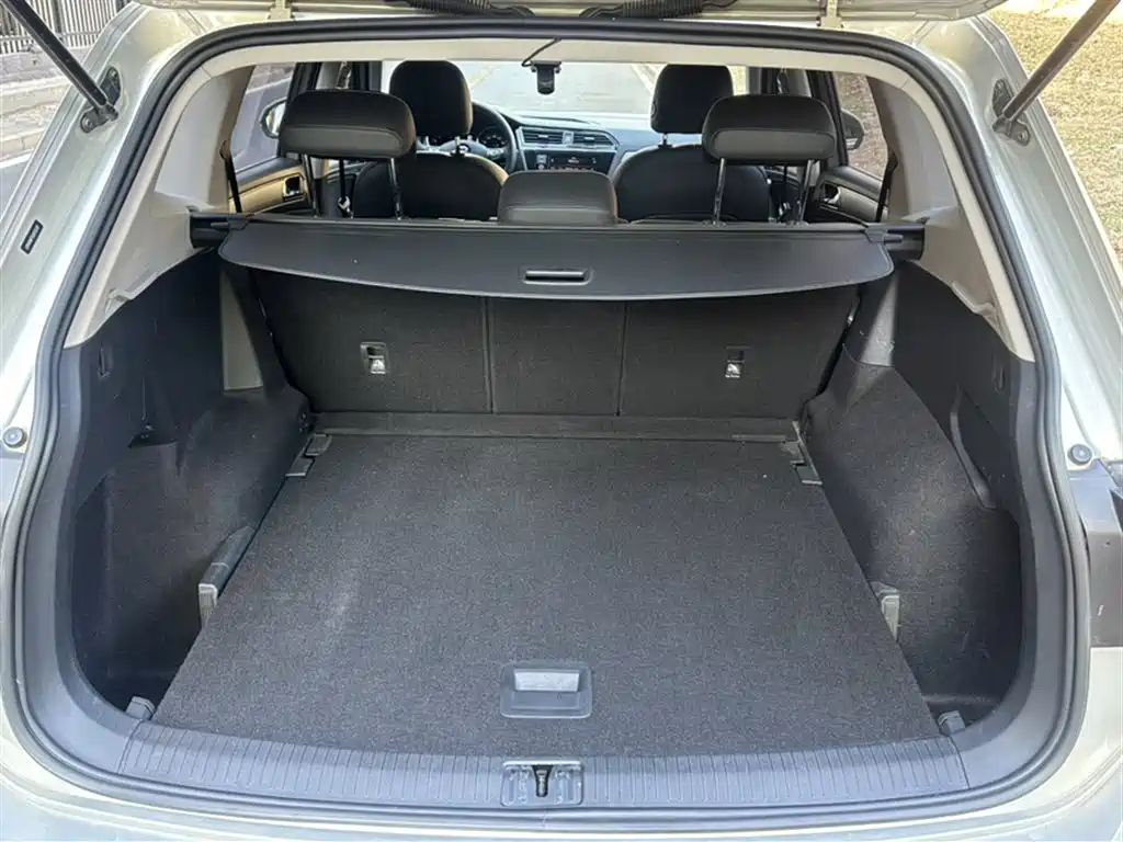 Volkswagen Tiguan L 2018 Facelift 330TSI Automatic 2WD Luxury Edition фото 23