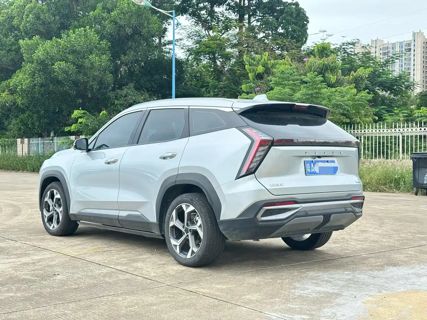 Фото 9 - Geely Boyue L