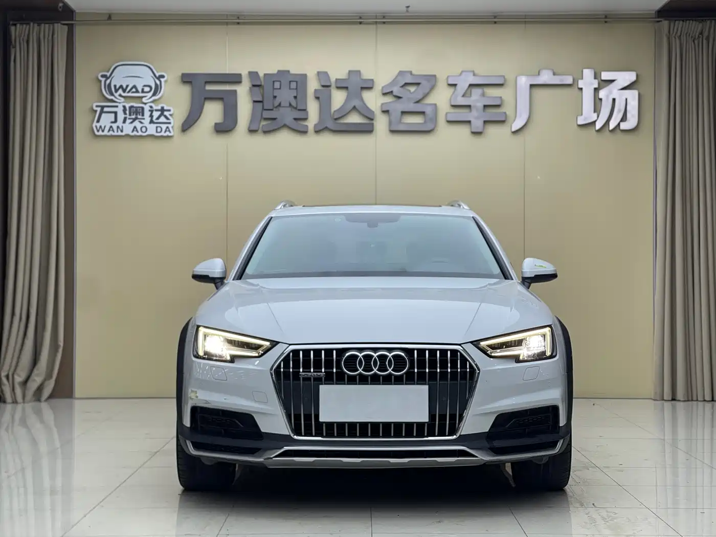 Audi A4 (Import) 2018 2017 45 TFSI allroad quattro Fashion